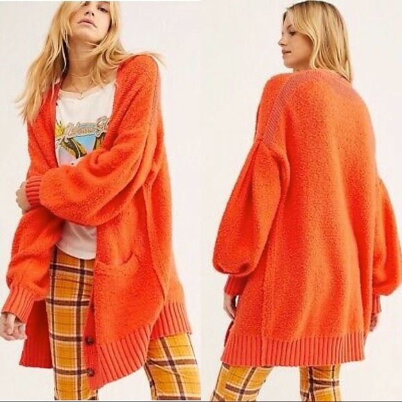 Free People.   Oversized Cardigan Sweater Size Medium - Picture 3 of 8